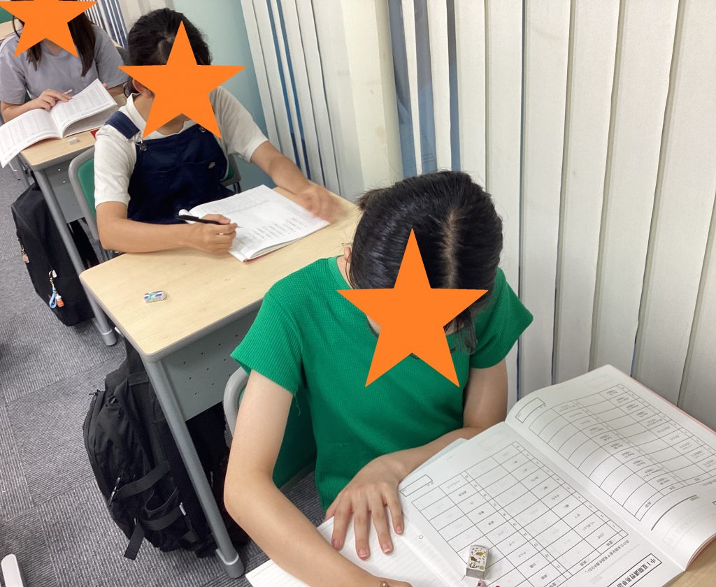 上野からこんにちは。0808～隙間～