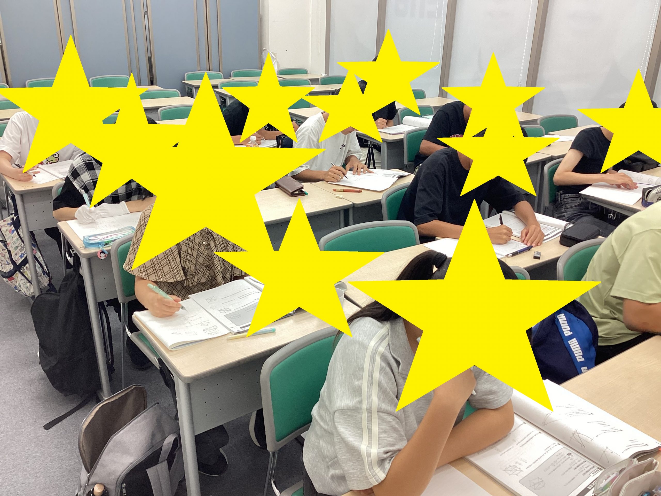 集中する中学生たち