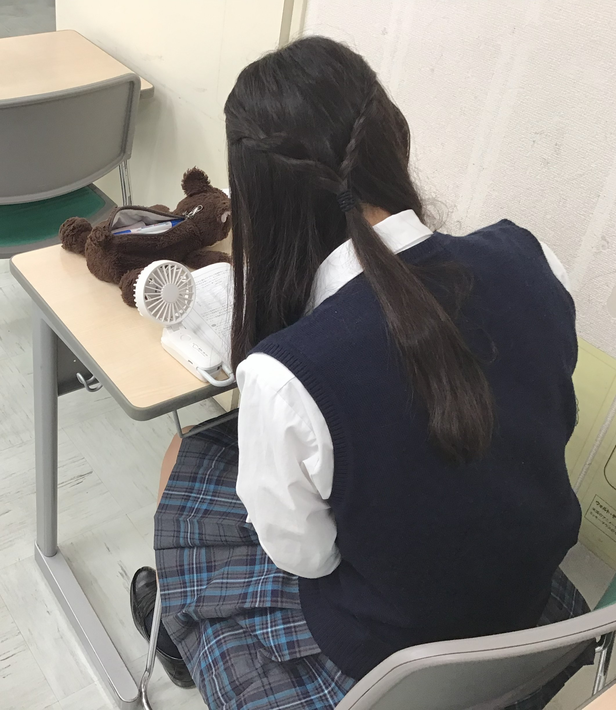 卒業生がテスト勉強にきました