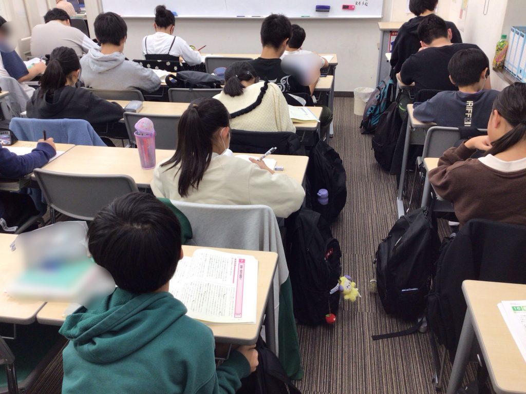 自習室は超満員！！