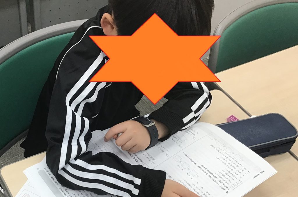 低学年も熱心に取り組んでいます。