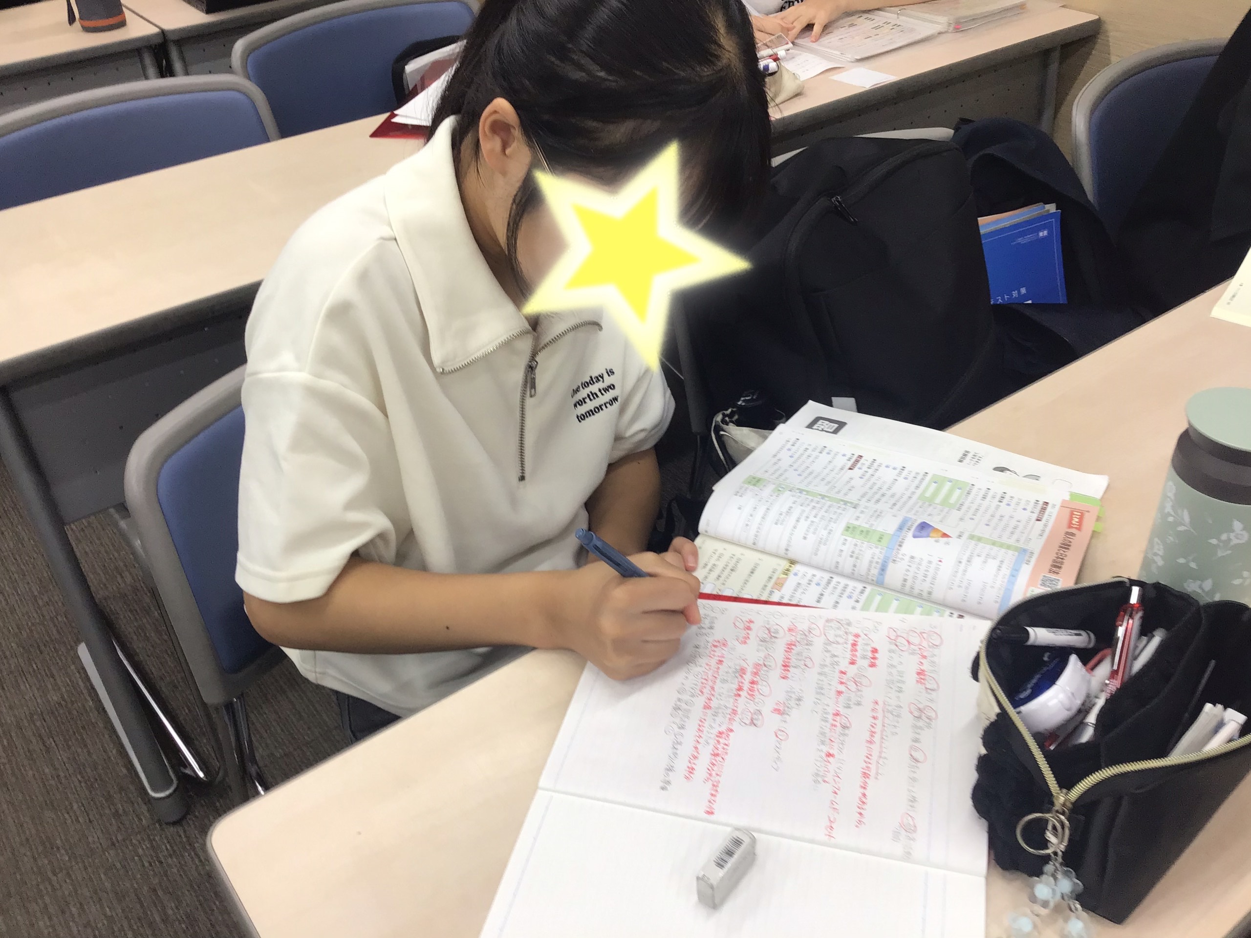 何かに向かって…！