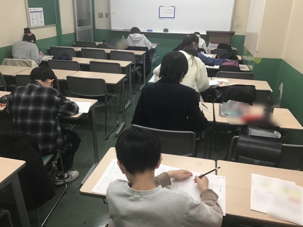 小6・中1、自習がんばっています！