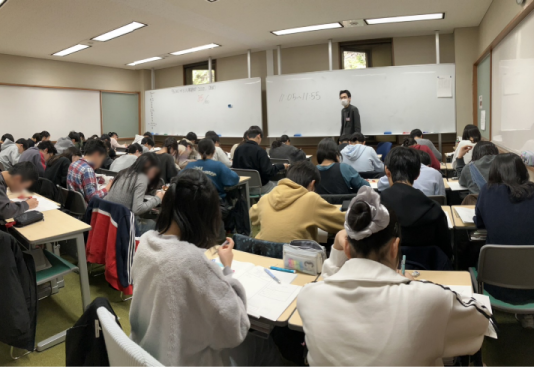 富士山1号館での授業風景(12月31日)