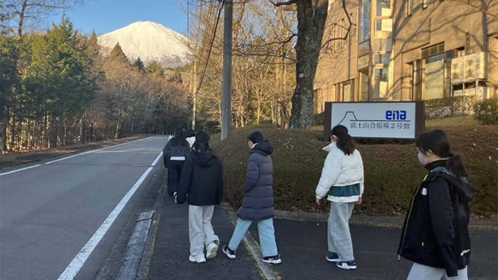 富士山2号館から仰ぎ見る霊峰富士(12月29日)0